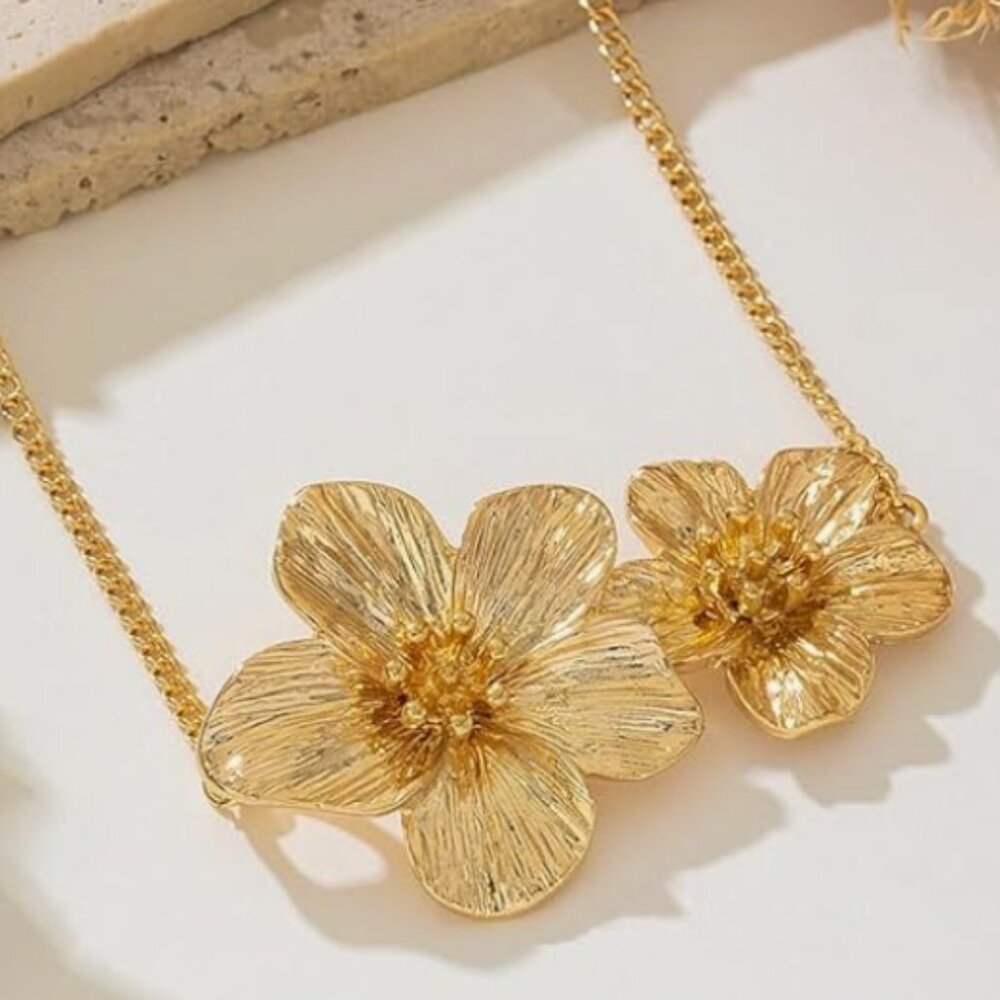 Golden Flower Necklace - Picture 3 of 6